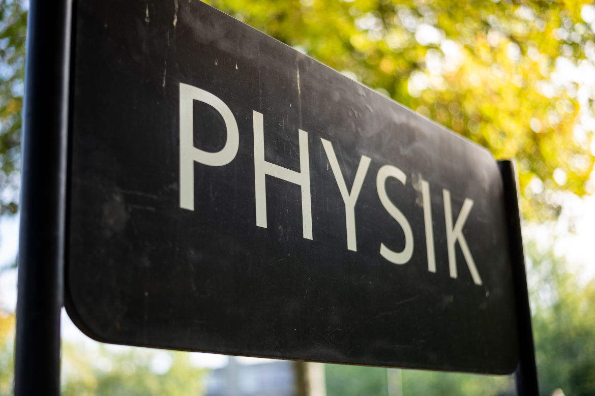 Sign saying 'Physics'